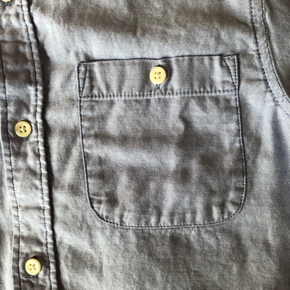 4/$20 Old Navy Boy’s Button Down - Picture 4 of 4